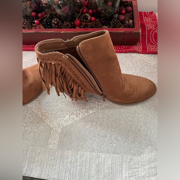 Fringed suede boots - Picture 2 of 7